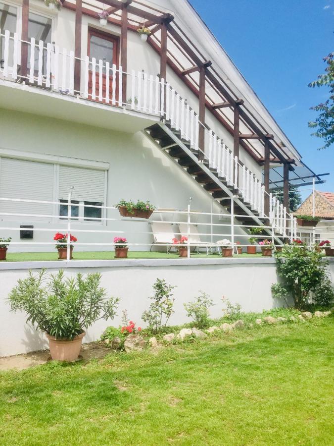 Lelle -Kert Apartman 03 Balatonlelle Ngoại thất bức ảnh