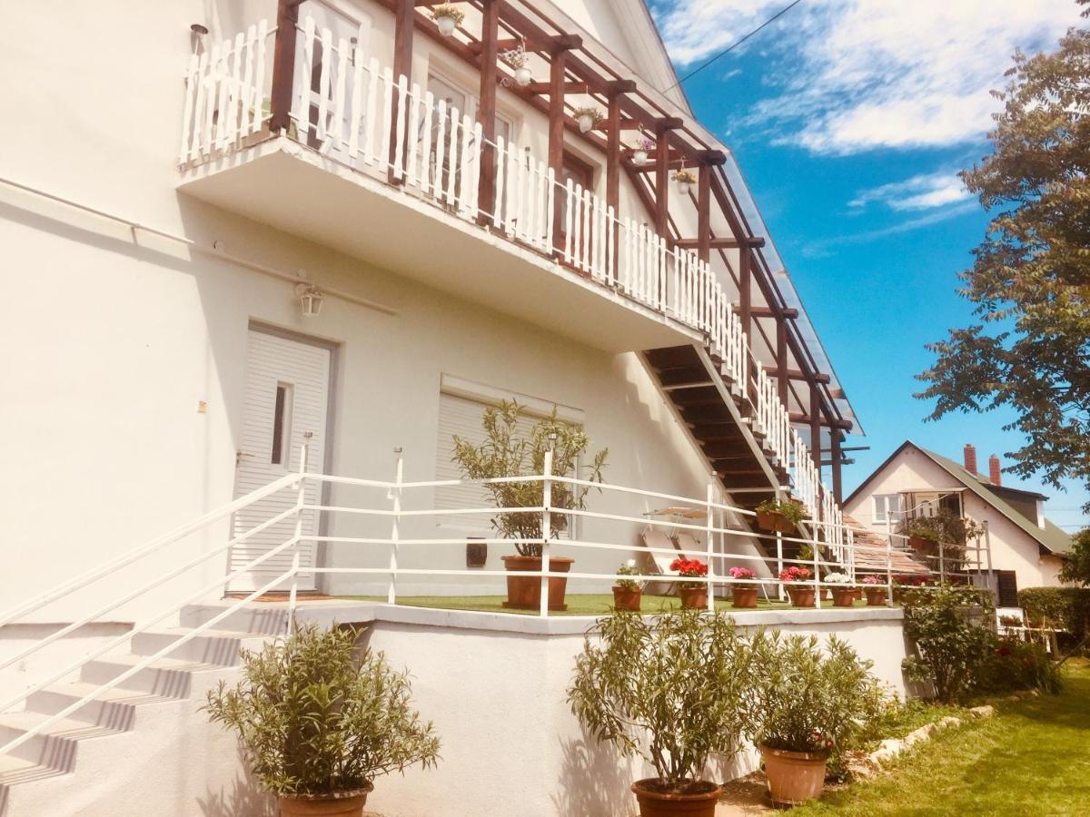 Lelle -Kert Apartman 03 Balatonlelle Ngoại thất bức ảnh